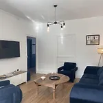 Maison Rénovée à Avec Jardin Et Véranda - Fr-1-489-469 * Moulins (Allier)