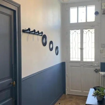 Paisible à Moulins: Charme Ancien, Jardin Clos, Centre Accessible - Fr-1-489-469 * Moulins (Allier)