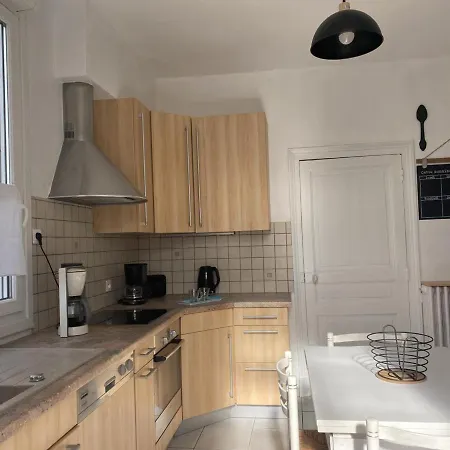 Paisible à Moulins: Charme Ancien, Jardin Clos, Centre Accessible - Fr-1-489-469 Moulins (Allier)