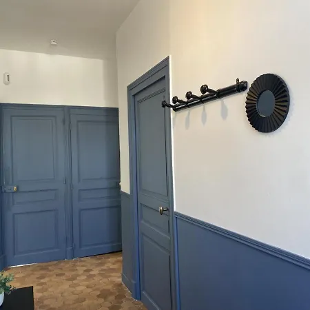 Paisible à Moulins: Charme Ancien, Jardin Clos, Centre Accessible - Fr-1-489-469 * Moulins (Allier)