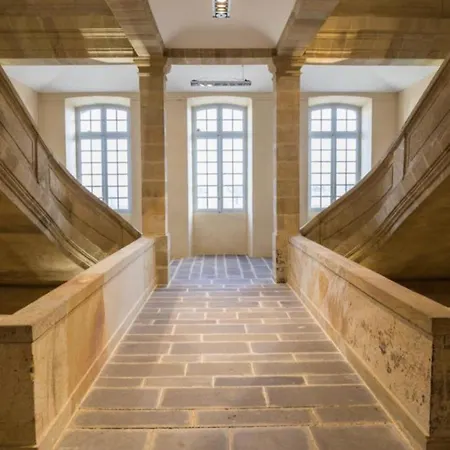 Casa vacanze Paisible à Moulins: Charme Ancien, Jardin Clos, Centre Accessible - Fr-1-489-469 *