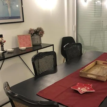 Paisible à Moulins: Charme Ancien, Jardin Clos, Centre Accessible - Fr-1-489-469 Casa vacanze *